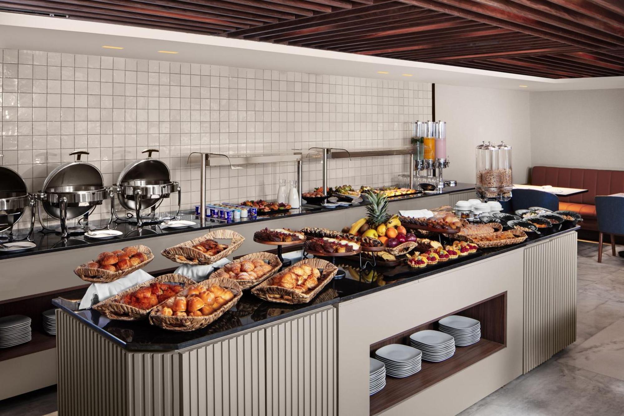 Courtyard By Marriott Downtown Hotel 4*