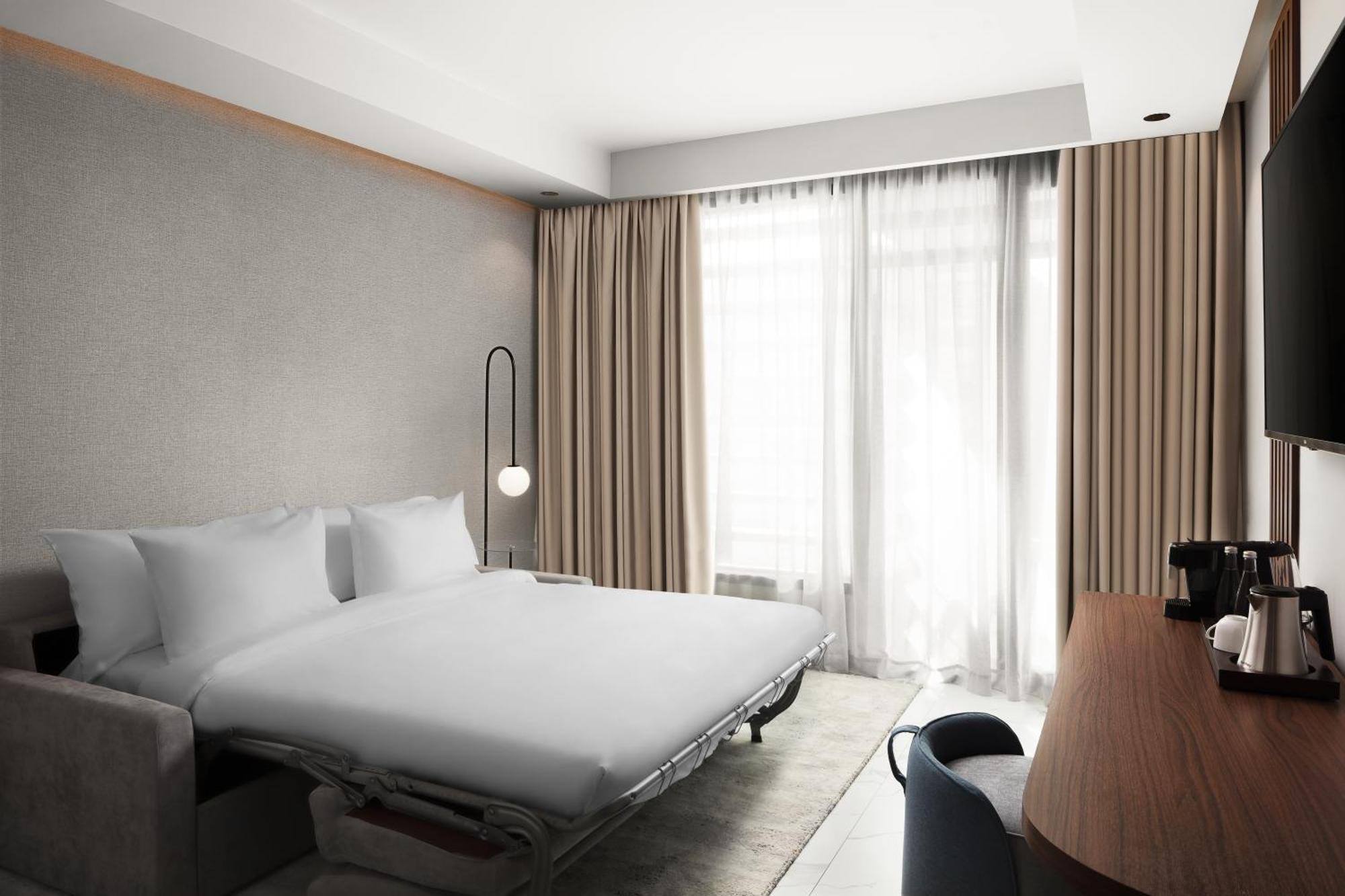 Courtyard By Marriott Downtown Hotel