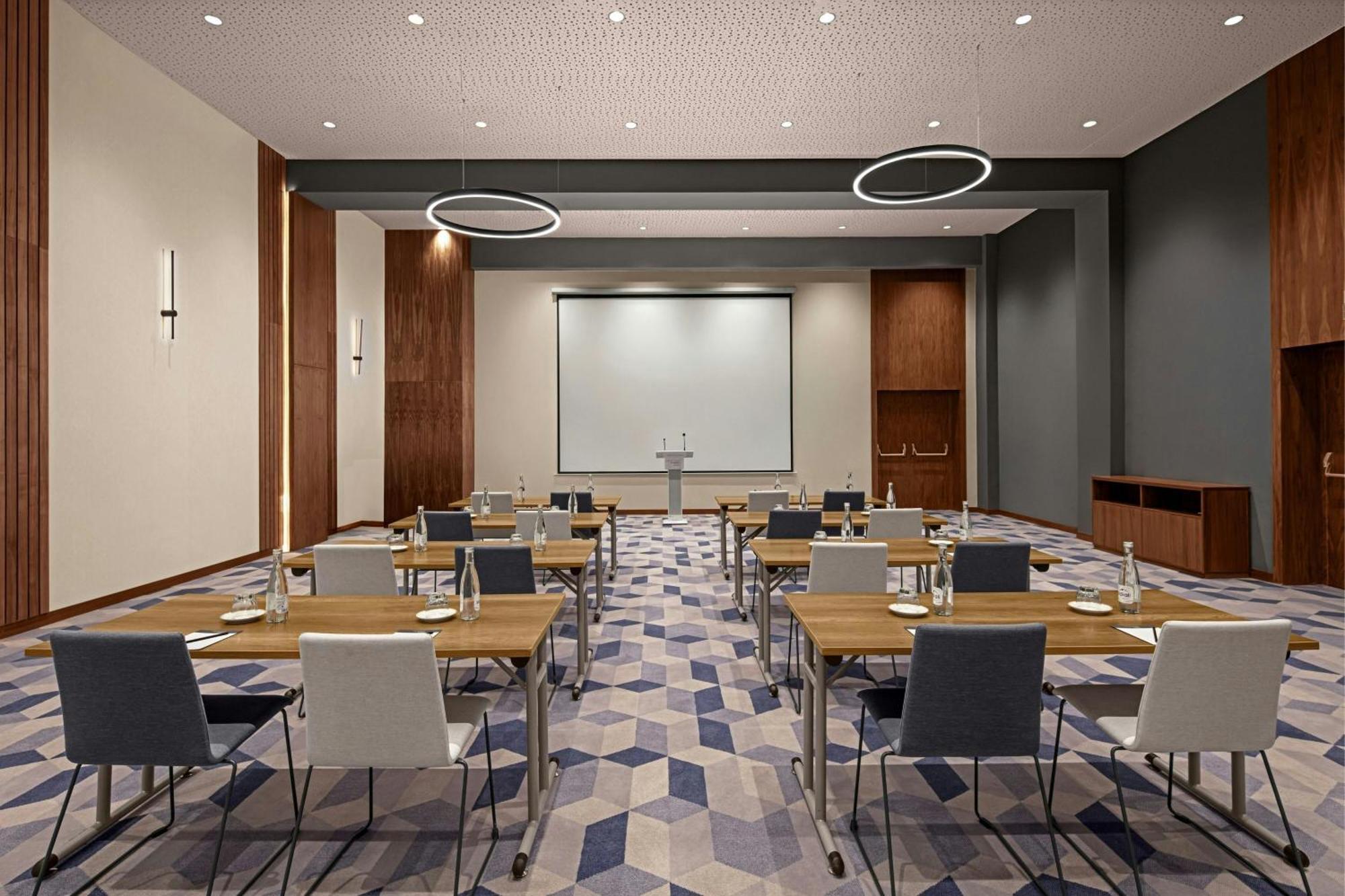 Courtyard By Marriott Downtown Casa Blanca