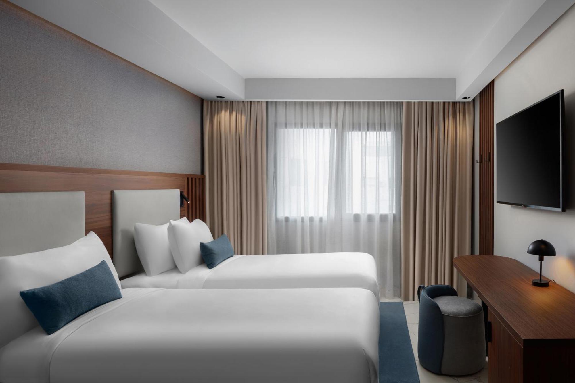 Courtyard By Marriott Downtown 4*