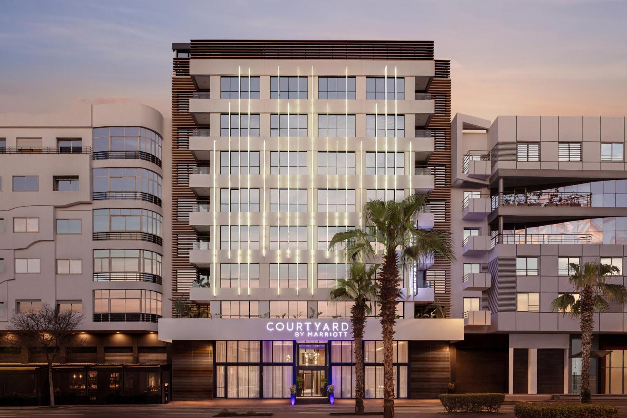Courtyard By Marriott Downtown 4*